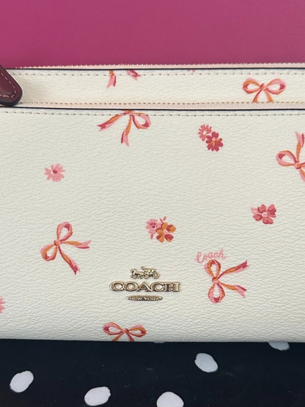 BRAND NEW no tags Coach large wristlet white and pink bow print